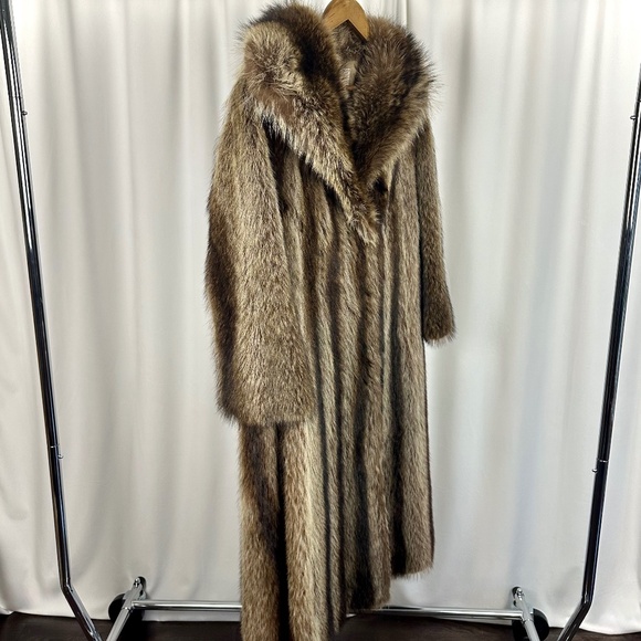 Vintage Sellers-Gough Toronto Racoon Fur Coat •  Fully Lined • Winter • Small - Picture 8 of 10